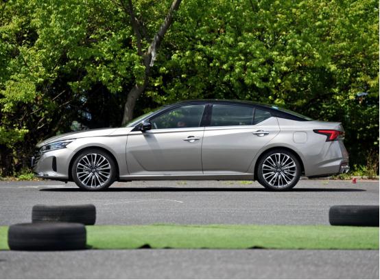 b级车天籁2.0t排行,天籁b级车哪款最好