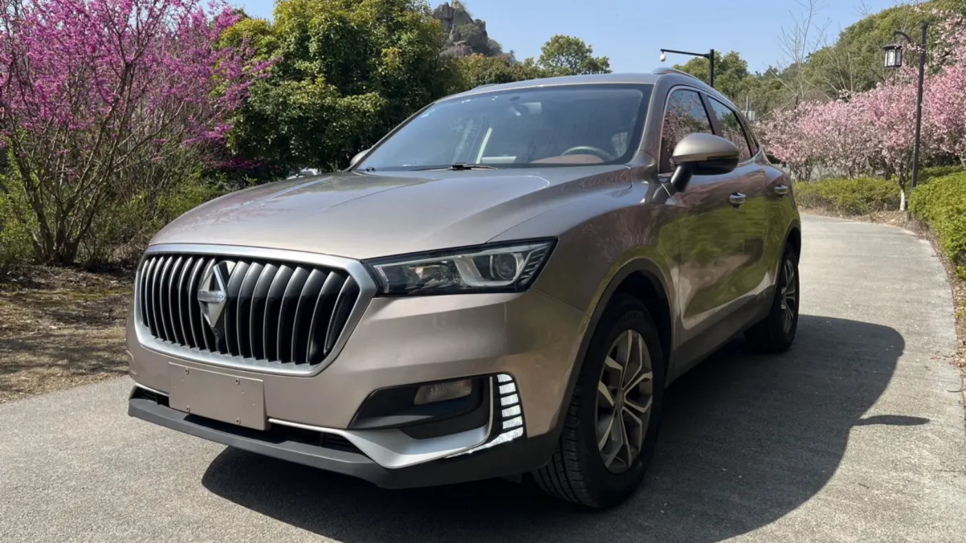 五菱宏光miniev300多少钱落地,宝沃bx5三年7万公里车什么价