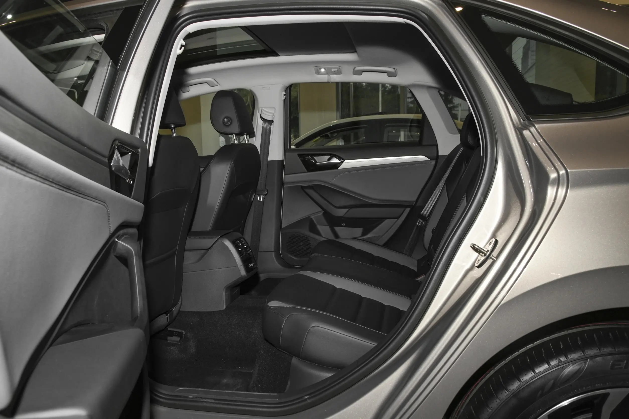 大众2022新速腾车评视频,2022大众1.5t速腾高配价格