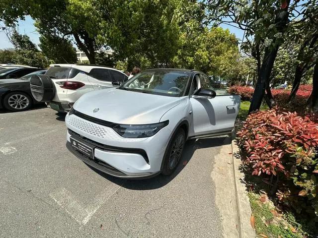 零跑c11增程300公里值得入手吗,零跑c11增程买200还是300