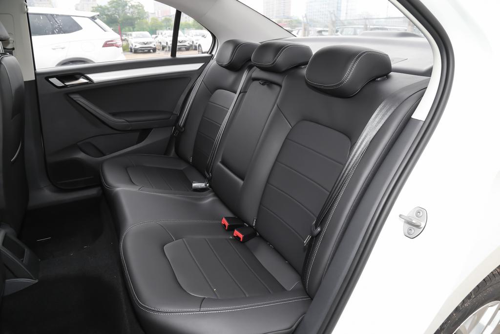 捷达va3焕新上市售价6.58万起,捷达va3面向年轻人的德系家轿