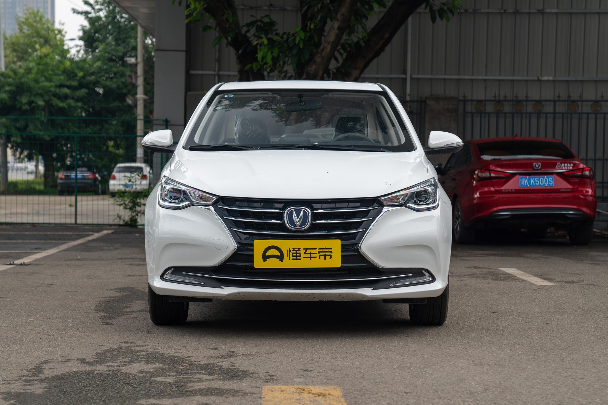 高颜值小型家轿，悦翔怎么样？适合成为年轻人的第一台车吗？