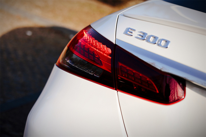 奔驰e标轴买260还是300,奔驰a级180评价