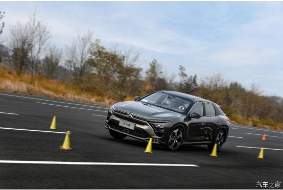 凡尔赛c5x享不凡落地价,凡尔赛c5xfm版上市