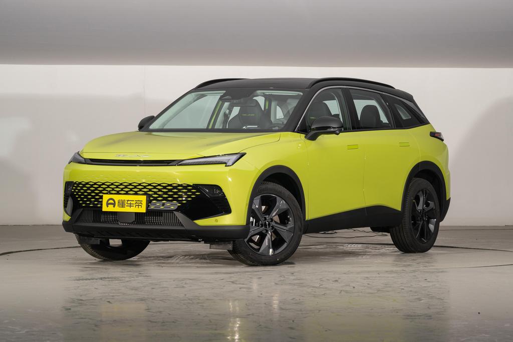 超跑同款技术，一公里6毛，体验北汽魔方。