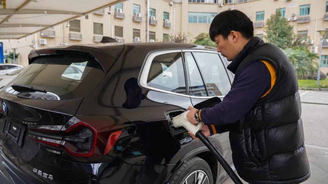 宝马ix3高速实际续航测评,宝马ix3满电才295公里