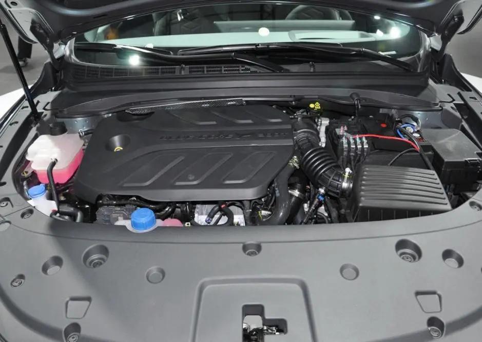 长安锐程cc和朗逸plus怎么选择,长安逸动plus长安锐程cc2021款