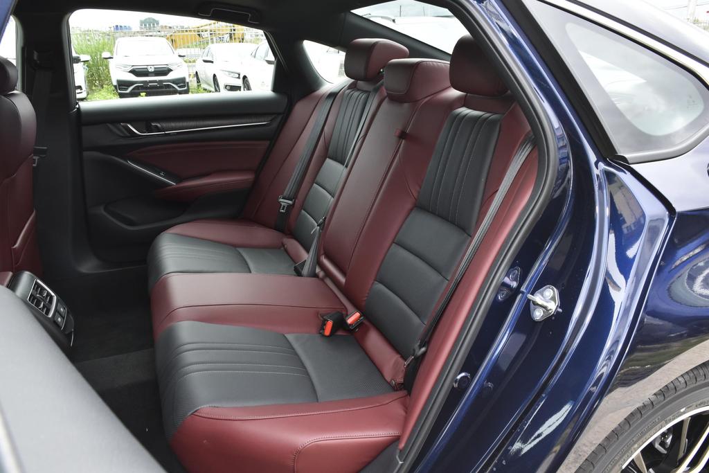 英仕派精致版2022款功能操作,英仕派2022款精致版落地多少