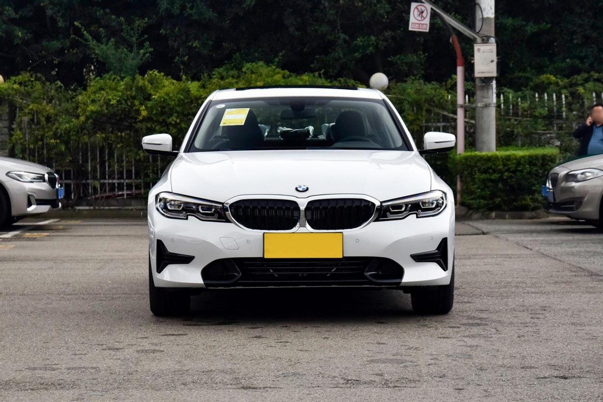 宝马320i18万公里值得购买吗,宝马320i运动套装报价