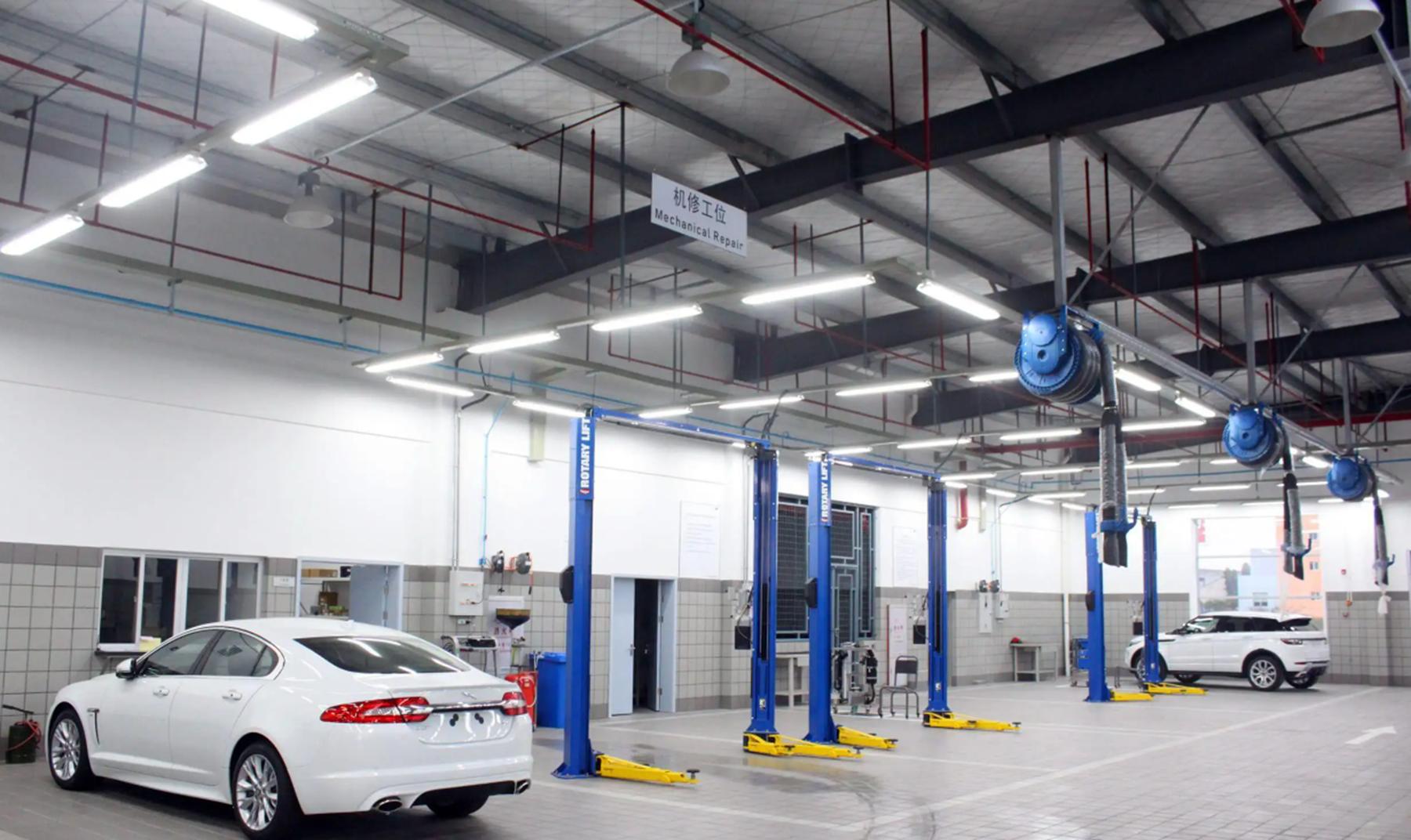 车剐蹭去4s店好还是去修理厂,质保期内小剐蹭去4s店还是修理厂