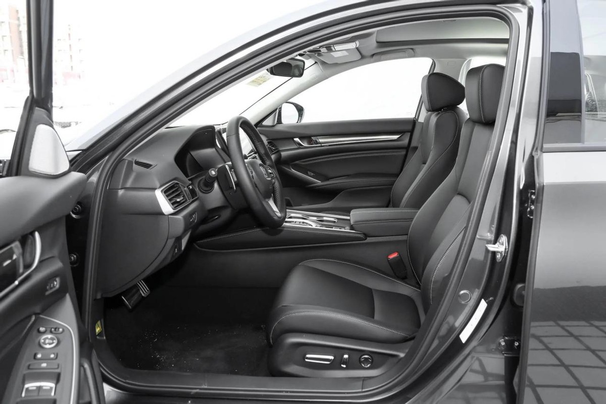 雅阁君威天籁凯美瑞亚洲龙怎么选,雅阁天籁凯美瑞横评测试