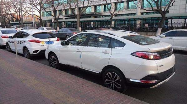 为什么白色车漆容易变黄,后喷的白色车漆变黄怎么修复