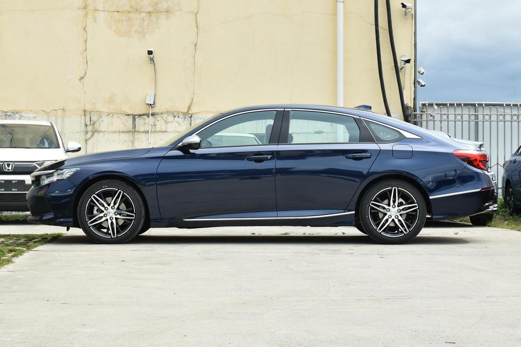 英仕派精致版2022款功能操作,英仕派2022款精致版落地多少