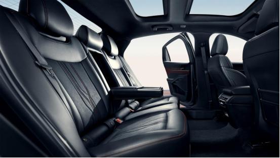 新款蒙迪欧豪华跟至尊驾车体验,新一代蒙迪欧新品首秀