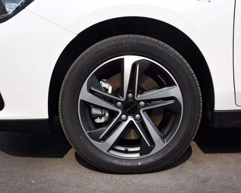 北汽eu5plus轮胎尺寸,北汽新能源eu5plus轮胎