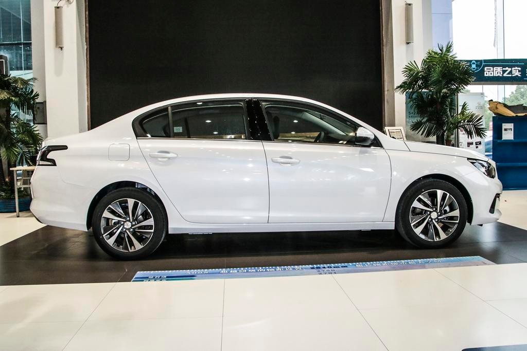 标致4081.2t是三缸的吗,标致408230thp质臻版