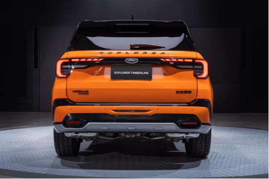 2024款福特探险者昆仑巅峰版车型,福特昆仑巅峰版顶级豪华版