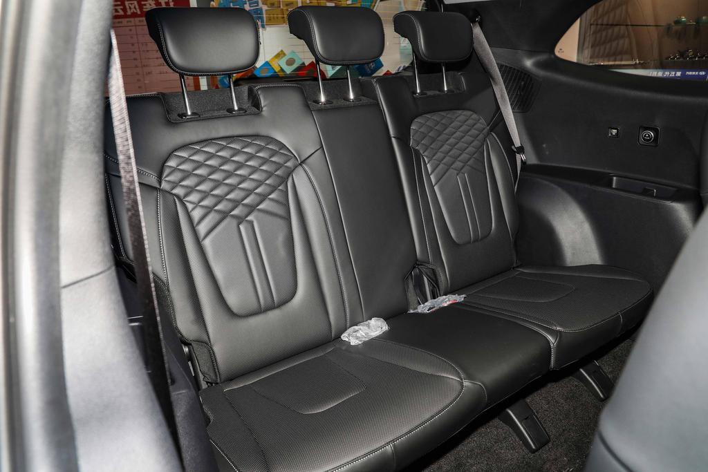 现代首款mpv库斯途车身颜色有几款,北京现代库斯途发布会现场在哪里