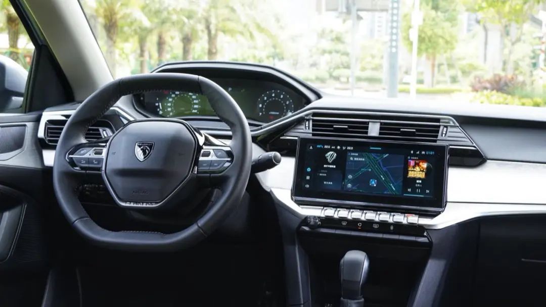 新标致408为何没有老款好,标致408新款怎么没有全景