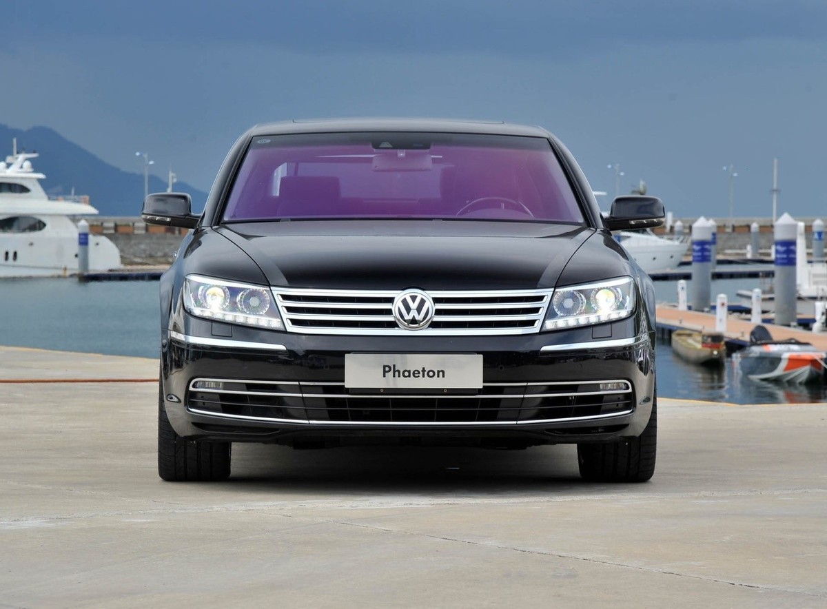 新款辉腾图片车长宽尺寸,辉腾2019款长度