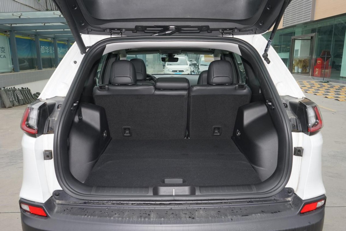 自由光四驱夜鹰版好吗,jeepcherokee自由光