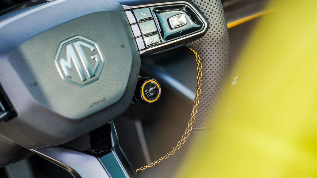 名爵mg5新款1.5t试驾,名爵mg5天蝎座豪华版测评