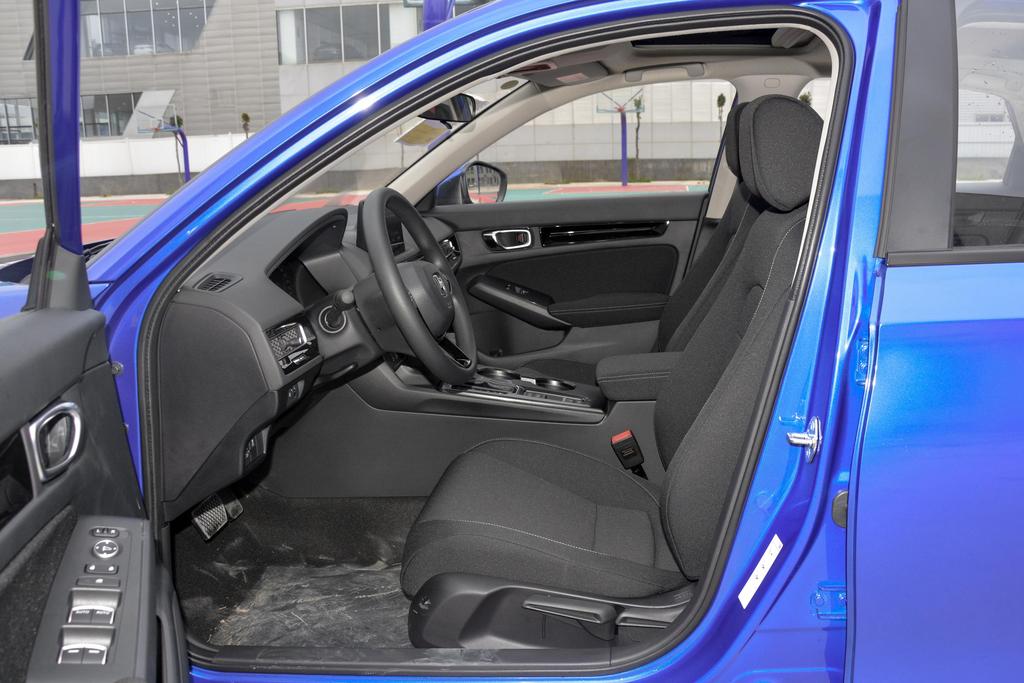 思域限时优惠8000元欢迎试乘试驾,思域优惠60万实拍