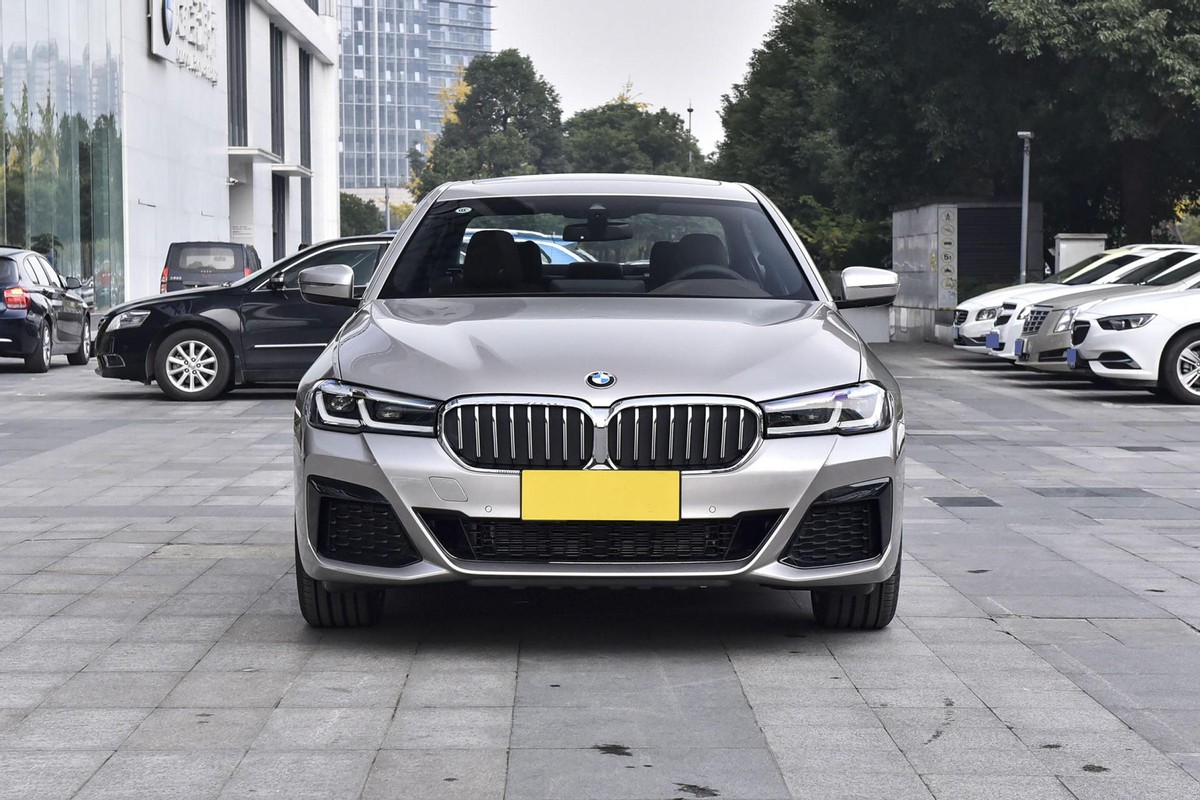 同级别奔驰宝马奥迪哪个好,奥迪a6l与宝马5系还有奔驰e哪个好