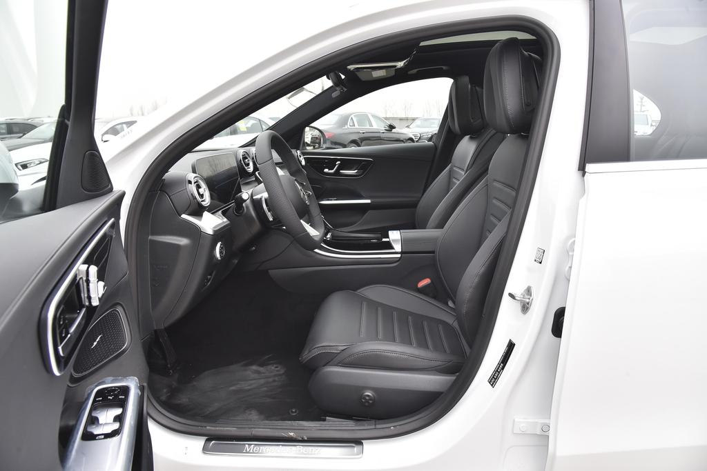 奔驰c级amg2010款油耗,奔驰c级200l运动版油耗