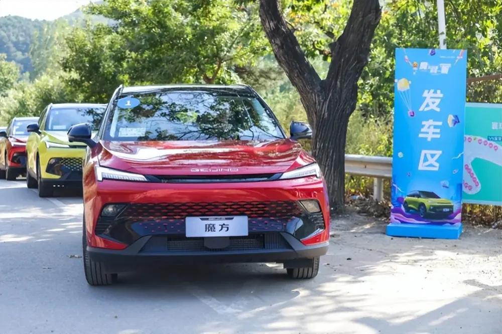 北京汽车魔方全方位解析,新款北京汽车魔方