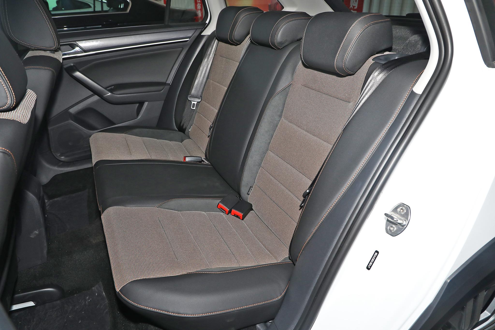 c-trek蔚领驾驶感受,旅行车不如轿车大气