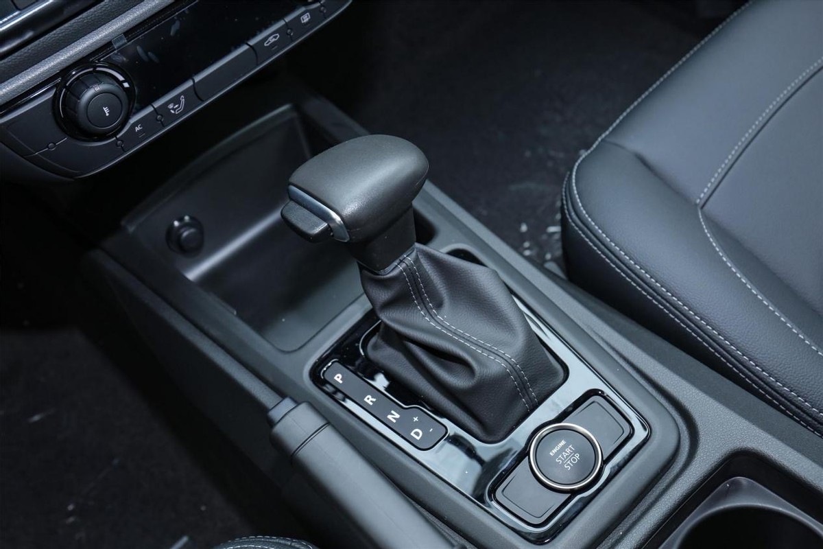 观致3手动挡测评,观致3两厢1.6t旗舰版试驾22款