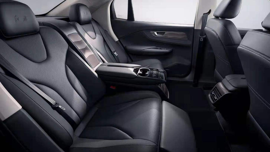 车长5米2续航700公里,车身4.5米左右的新能源纯电动车