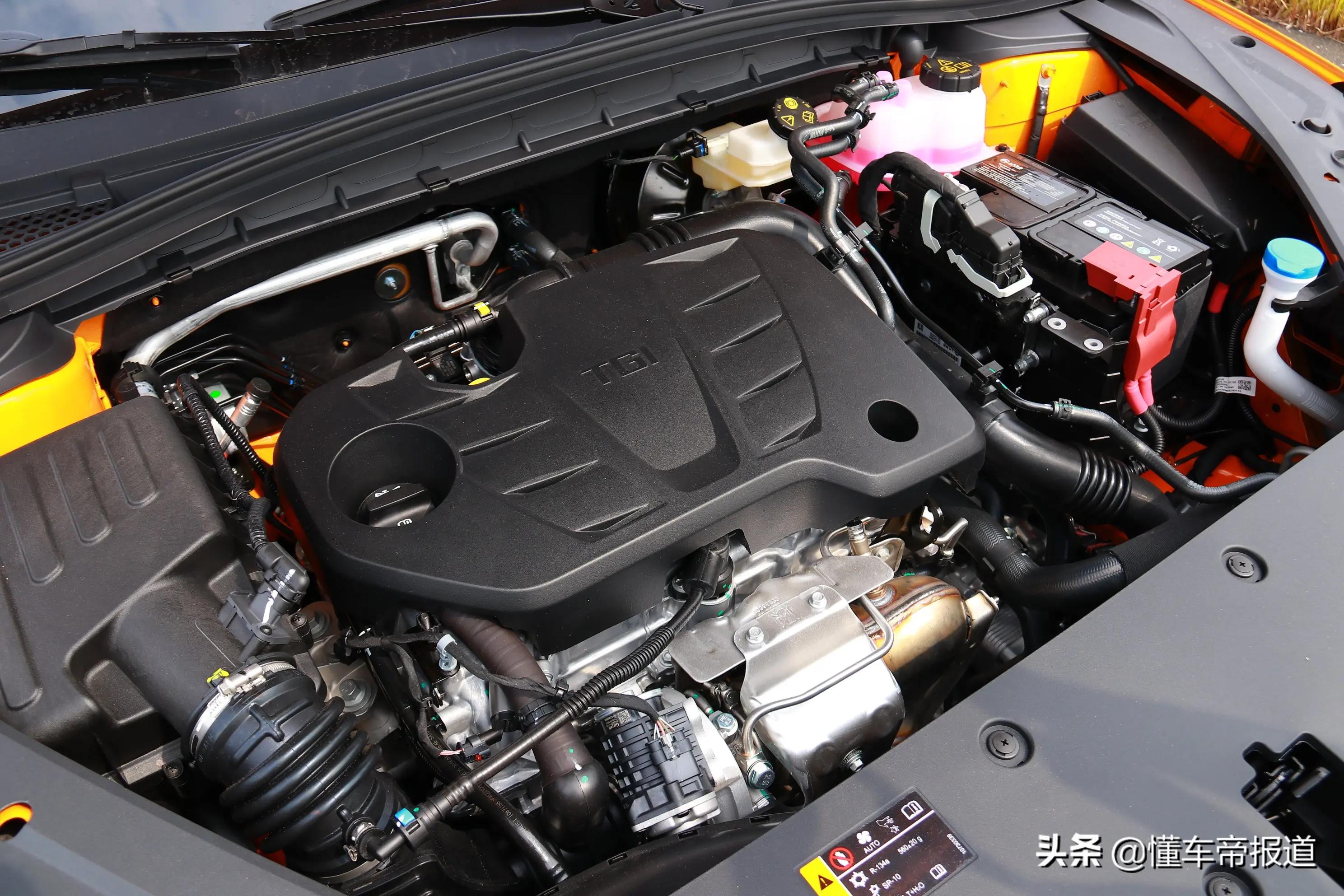 名爵MGone试驾,游刃有余场地试驾上汽名爵mgone