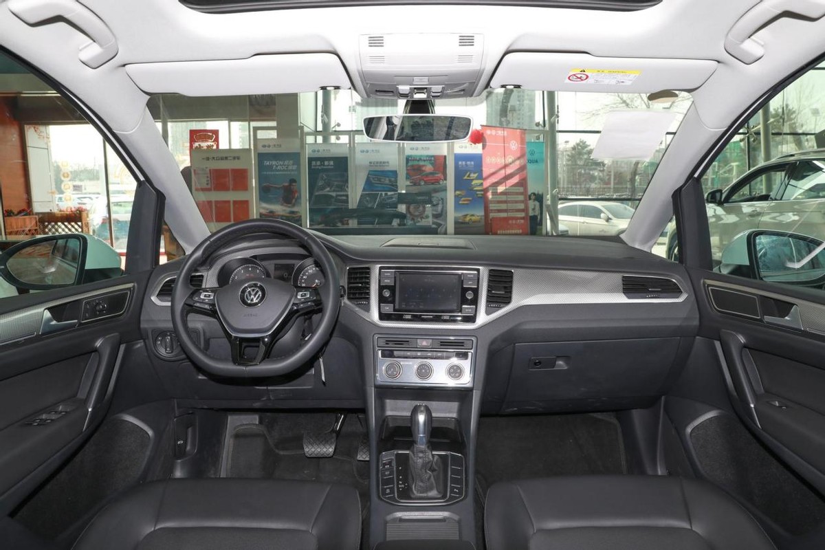 实拍高尔夫·嘉旅1.4T自动好奇型，卖16.48万，经济耐用家用不错