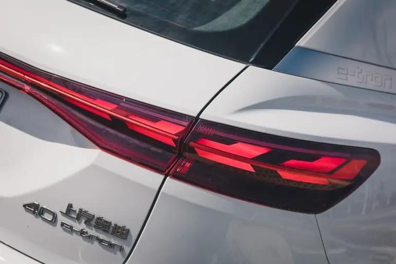 奥迪q5e-tron对比modely,奥迪e-tron和q5e-tron区别