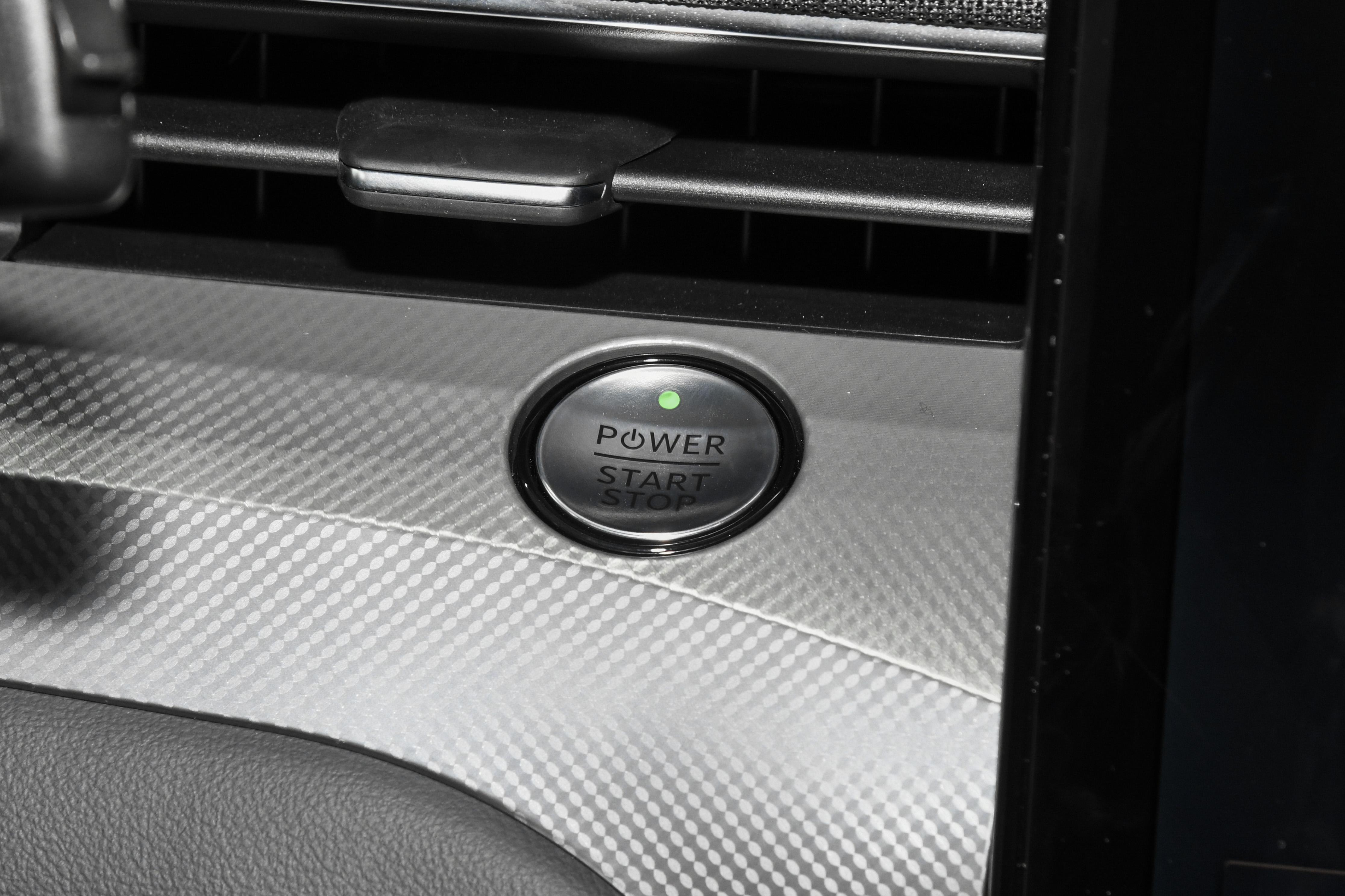 野马年轻人的跑车2.3t多少钱,福特野马新车最便宜的一款