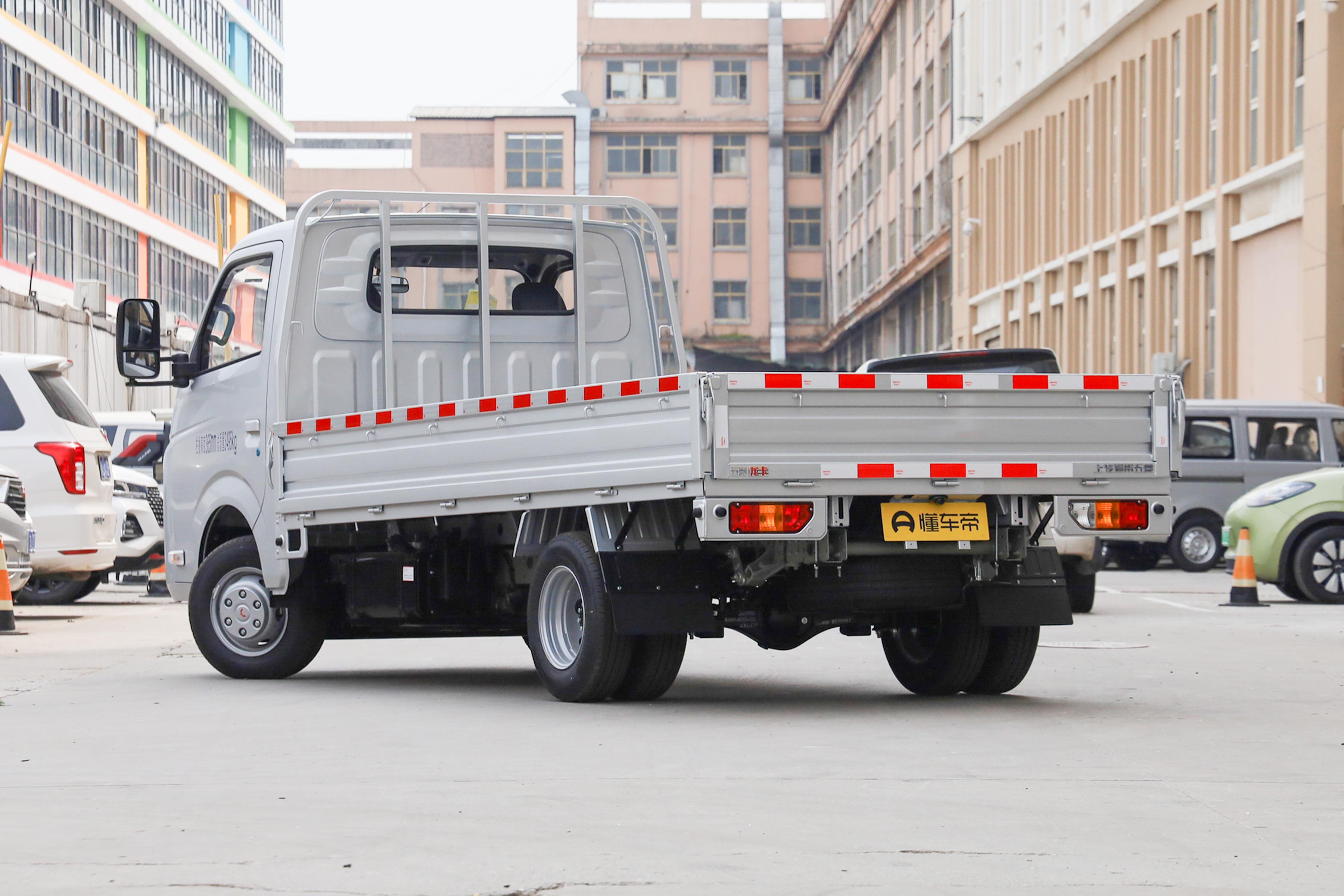 五菱龙卡2.0新款排半,五菱龙卡2.0双排加长版最新款