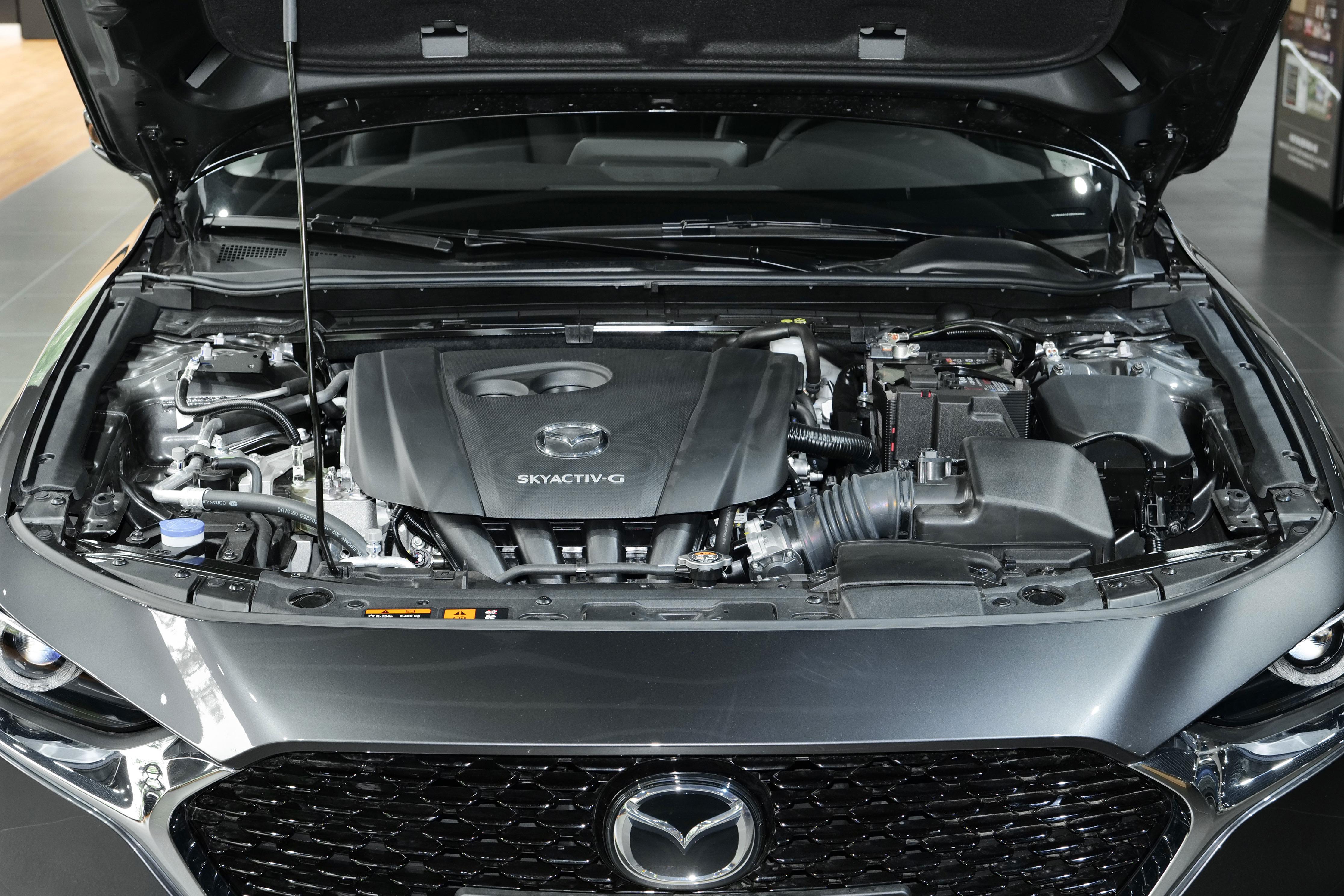 马自达昂克赛拉和速腾怎么选择,昂克赛拉2.0和速腾1.4谁更值得买