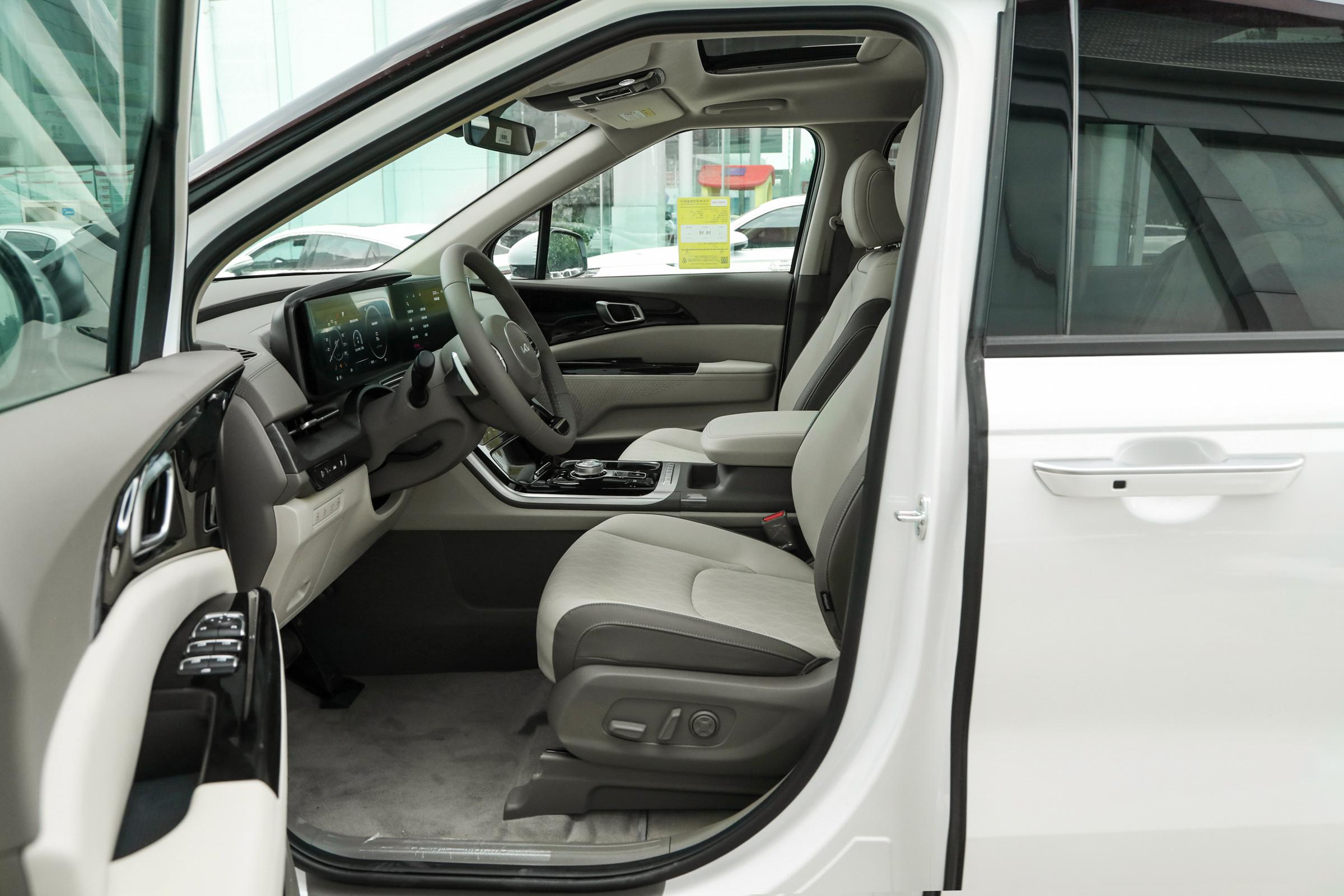 全新嘉华2.5t+8at真实油耗多少,起亚全新家用mpv起亚嘉华到店实拍