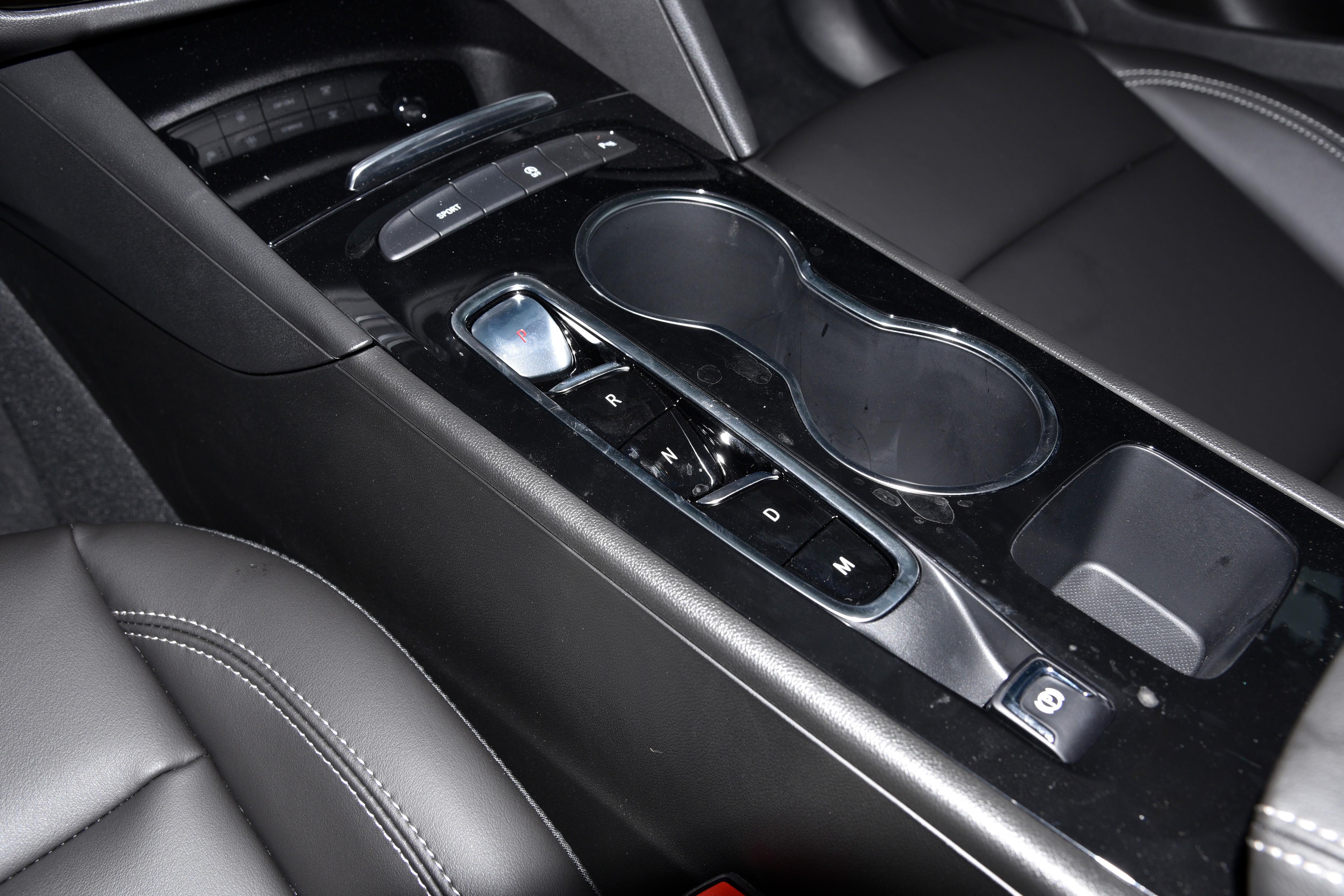 刚上市就降价五万,君威1.5t配9at和君越1.5t配cvt怎么选