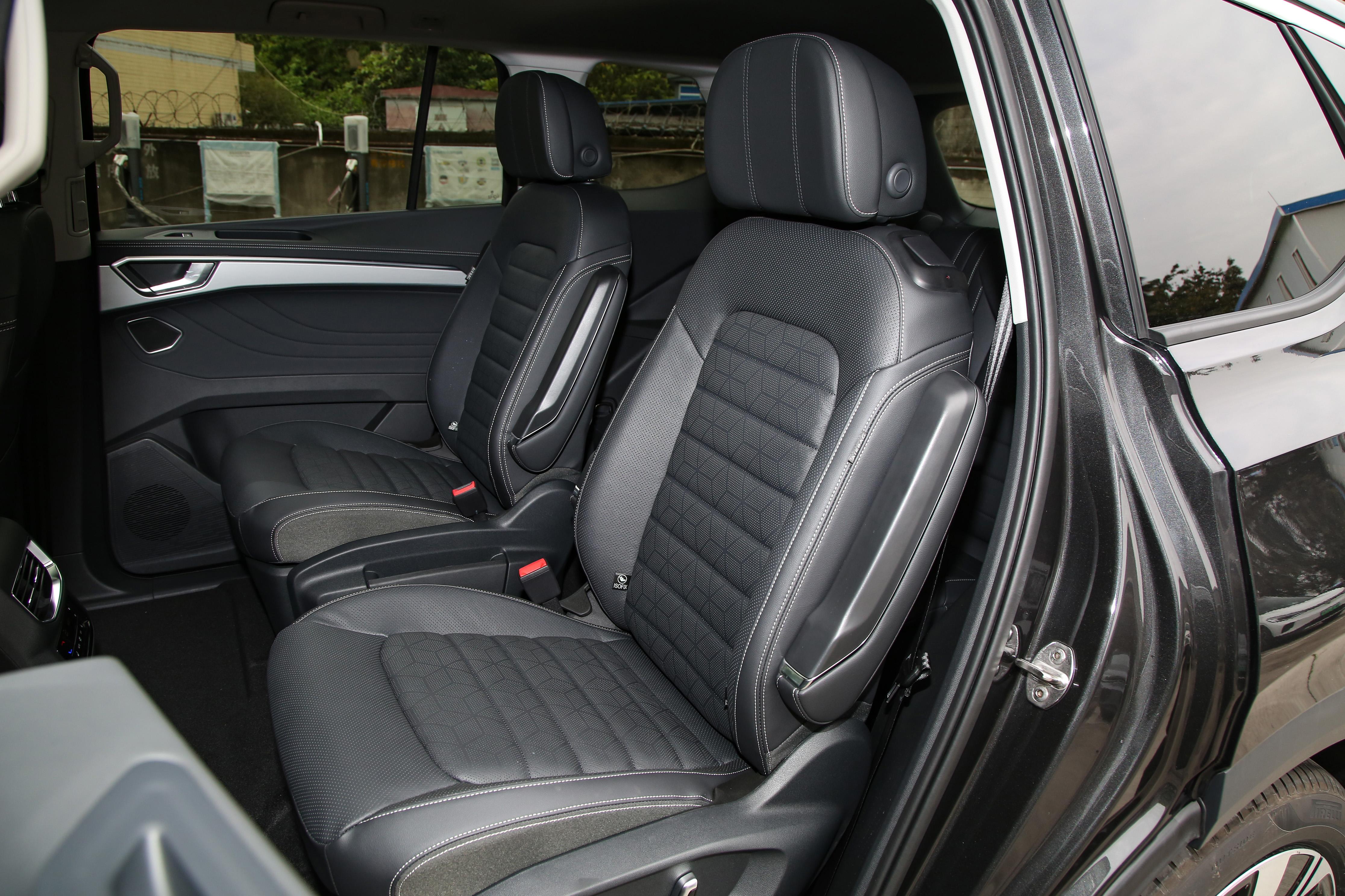 优惠6万元的车,六座的suv大众揽境内饰升级