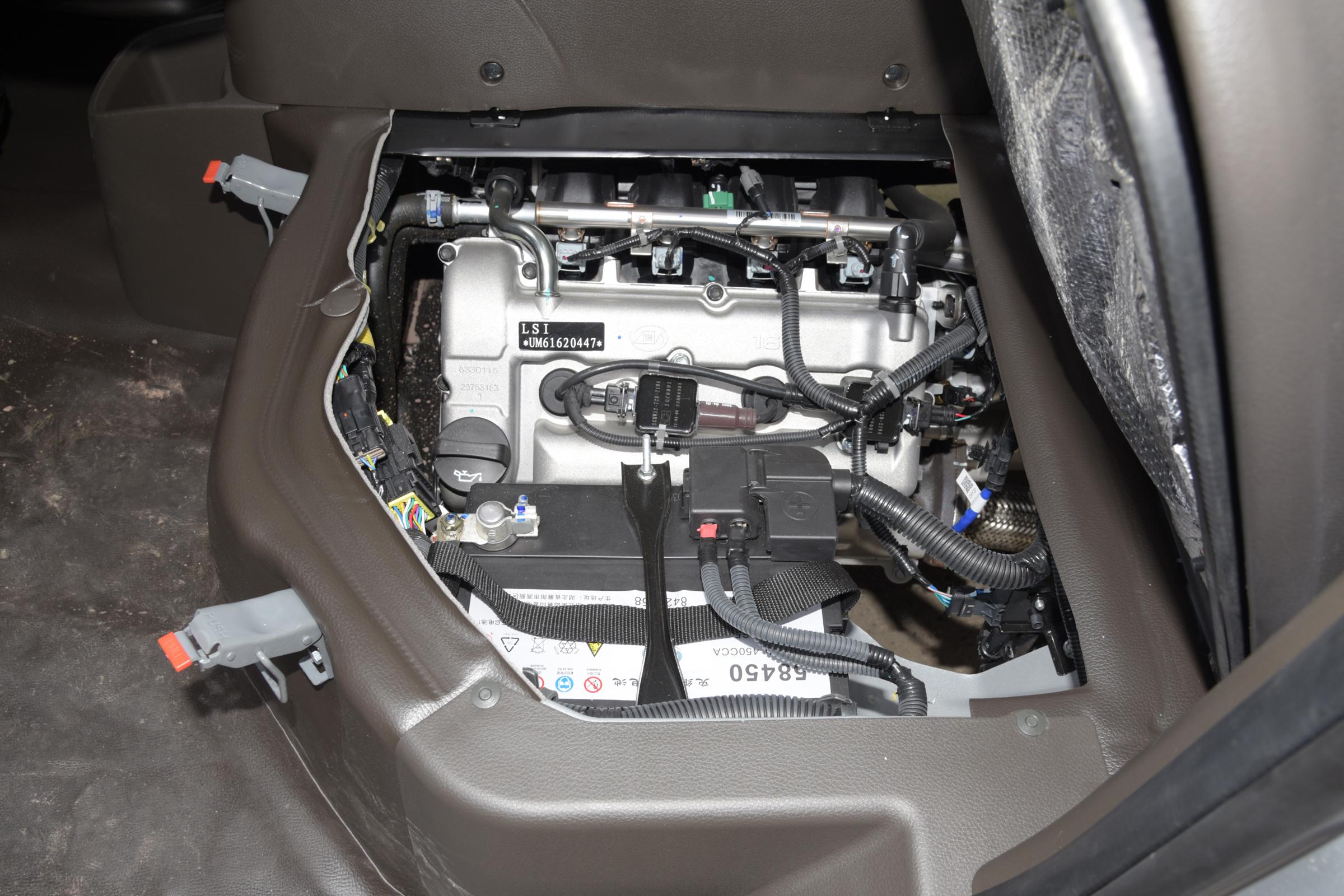 解读五菱荣光，售4.39万，经济实用的“创富”车，有何优缺点？