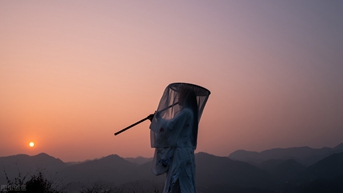 小说：庶妹三番两次使绊子，嫡女奉祖母命给她扎针，专扎她痛穴