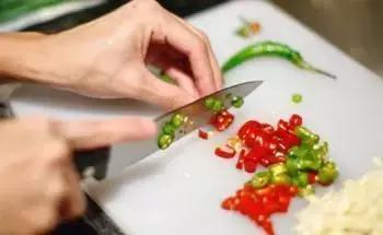 辣椒辣着手太痛了用什么洗,辣椒辣着手了用什么方法治