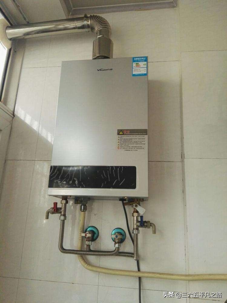 现在农村安装太阳能免费的靠谱吗,农村免费安装太阳能光伏板有坑吗