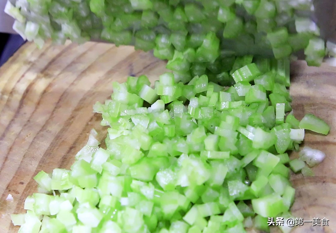 炸酱面最正宗的做法酱汁,这才是正宗做炸酱面的正确方法