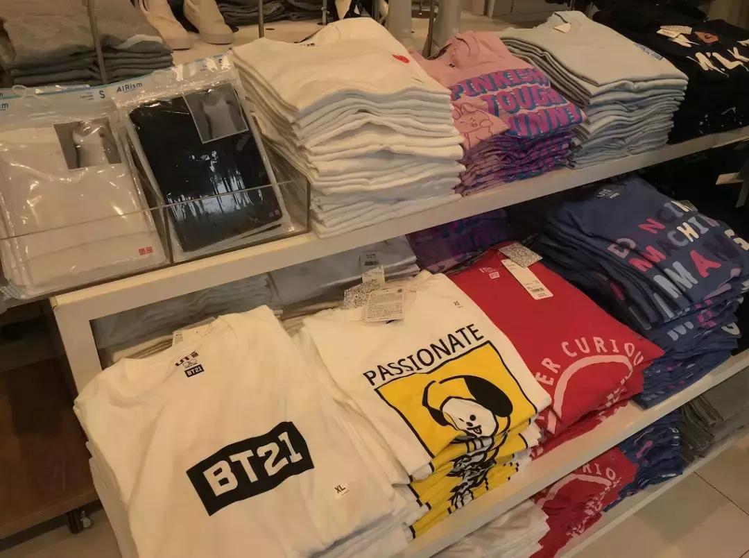 优衣库重磅t恤,优衣库xkaws联名衣服