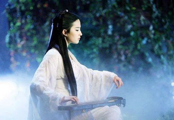 一个绿色萝裙，一个红衣黄裳，首辅府上起舞二美，命运如何？