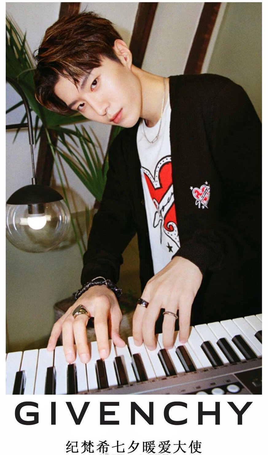 givenchy纪梵希范丞丞,givenchy代言人虞书欣